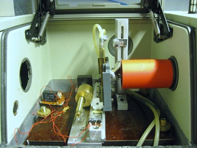 Foto des Spektrometer-Probenraums